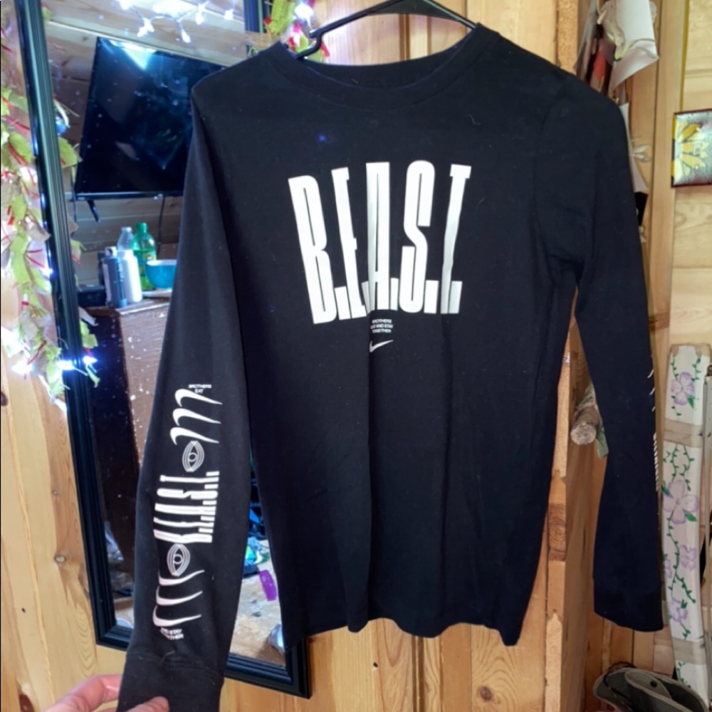 Boys large long sleeve shirt